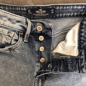 Hollister Ultra High-Rise Vintage Straight